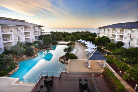 Quiet Apartment In Mantra Salt Beach By UHoliday - 2BR, 1BR And Hotel Room Configurations Available - Accommodation Tasmania 0