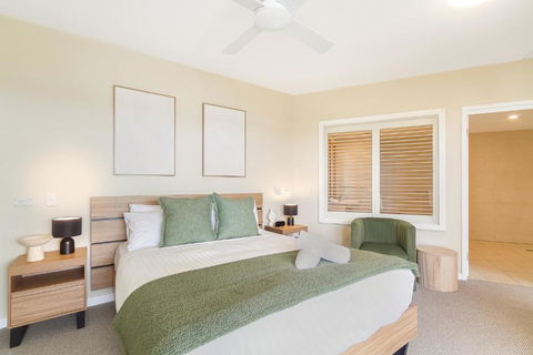 Quiet Apartment In Mantra Salt Beach By UHoliday - 2BR, 1BR And Hotel Room Configurations Available - Accommodation Tasmania 3