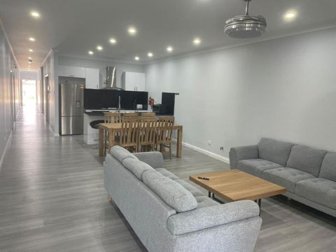 Quiet Spacious Family House 11 Bedrooms - Accommodation Tasmania 3