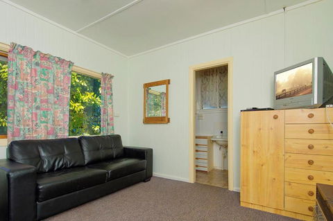 Rainbow Pines Tourist Caravan Park - Accommodation Tasmania 3