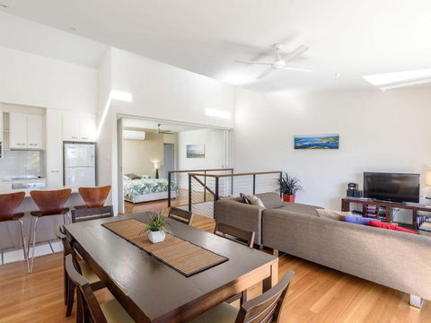 Rainbow Surf 4 - Accommodation Tasmania 3