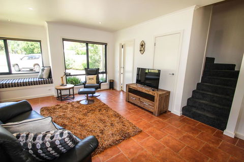Avignon In Bright - Accommodation Tasmania 3