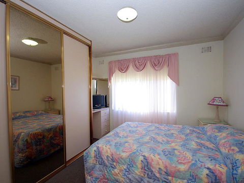 Avilla Court 1 - Accommodation Tasmania 1