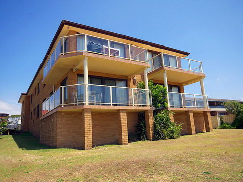 Avilla Court 1 - Accommodation Tasmania 3