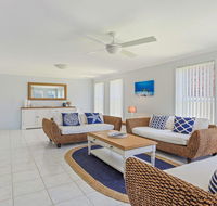Azure Waters - perfectly positioned with ocean views - Accommodation Tasmania