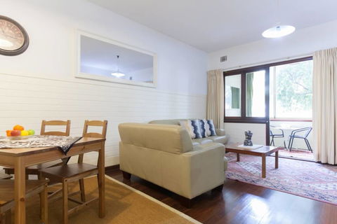 B2 Broadway Abode Close To Swan River, UWA & Hospitals - Accommodation Tasmania 1