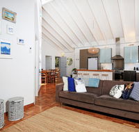 Balena  Culburra - Pet Friendly - 1 Min Walk to Beach - Accommodation Tasmania