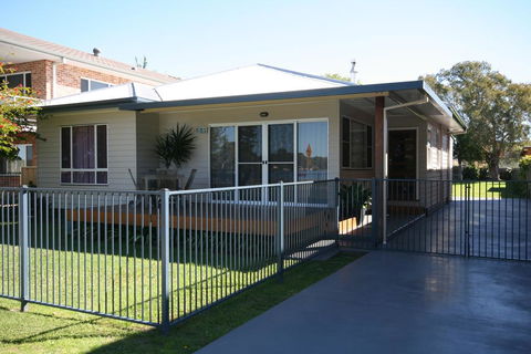 BANYANDAH 557 Ocean Drive NH - Accommodation Tasmania 0
