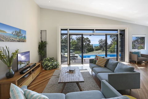 Barefoot Bungalow - Castaways Beach - Accommodation Tasmania 0