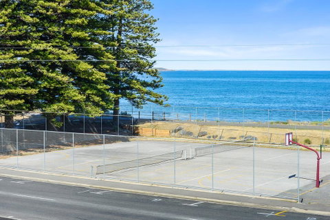 Bayline Beachfront Apartment No 4 - Accommodation Tasmania 2
