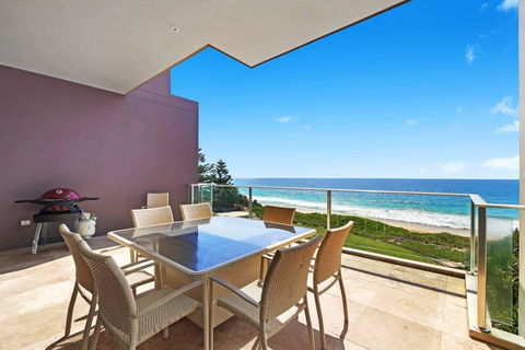 Beach And Ocean Front Penthouse With Wifi And Parking - Accommodation Tasmania 0