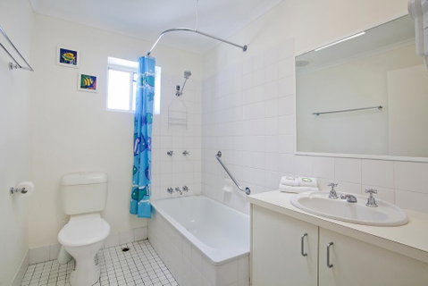Beach Breakers Resort - Accommodation Tasmania 1