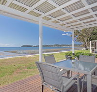 Beached Inn' 93 Foreshore Drive - Spacious beach front house - Accommodation Tasmania