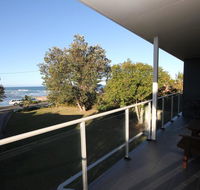 BEACHFRONT 3- 3/12 Bundella Ave LC - Accommodation Tasmania