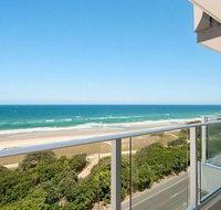 Beachfront Apt Main Beach - Accommodation Tasmania