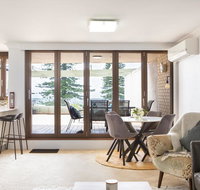 Beachfront Manly Apartment With Parking and Balcony - Accommodation Tasmania