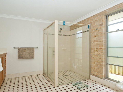 Beachfront Pool House - Absolute Beachfront - Accommodation Tasmania 2