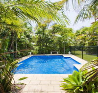 Beachfront Pool House - Absolute beachfront - Accommodation Tasmania
