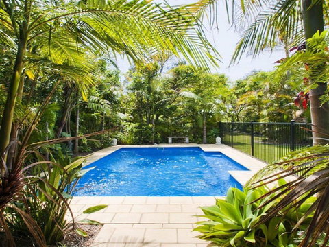 Beachfront Pool House - Absolute Beachfront - Accommodation Tasmania 0