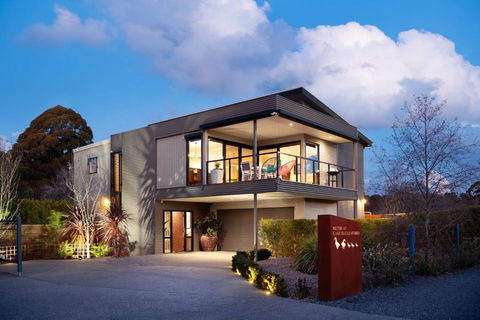 Retreat Lake Daylesford - Free Wifi - Accommodation Tasmania 0