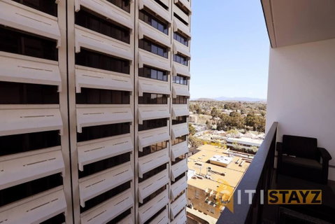 Red Rose Retreat - 1bd 1bth 1CarSp Apt - Accommodation Tasmania 3
