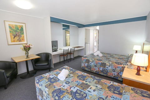 Reef Resort Motel - Accommodation Tasmania 2