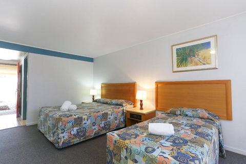 Reef Resort Motel - Accommodation Tasmania 3