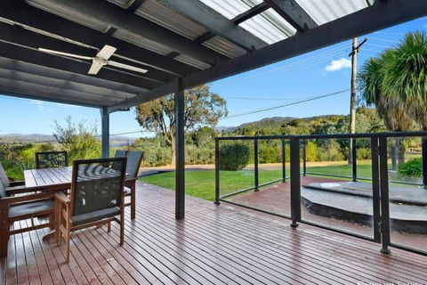 Relax In The Spa With Views Opposite Lake Eildon - Accommodation Tasmania 3
