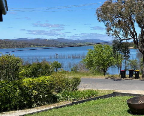 Relax In The Spa With Views Opposite Lake Eildon - Accommodation Tasmania 0