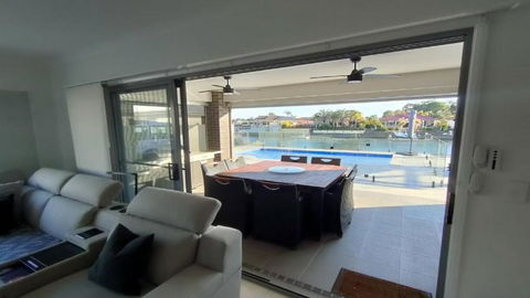 Relax Poolside By The Canal - Accommodation Tasmania 0