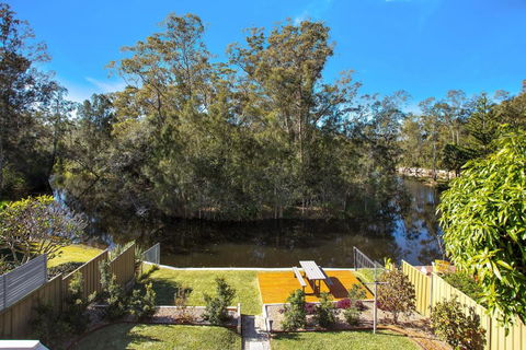 Renovated Coastal Getaway With Water Views - Accommodation Tasmania 0