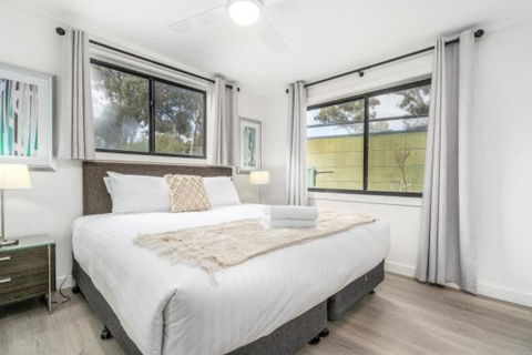 Renovated Townhouse Close To The CBD And Schools - Accommodation Tasmania 0