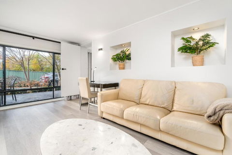 Renovated Townhouse Close To The CBD And Schools - Accommodation Tasmania 1