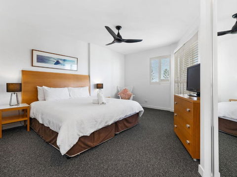 RESORT ON THE BEACH 2214/2215 - Accommodation Tasmania 1