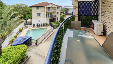 Resort Style Unit Across From The Water - Accommodation Tasmania 0