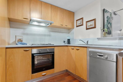 Riverside Panorama Suite Spectacular City Living - Accommodation Tasmania 3