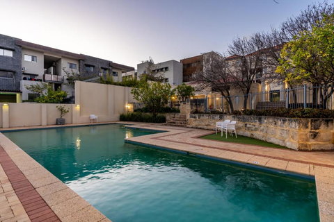 Riverside Panorama Suite Spectacular City Living - Accommodation Tasmania 2