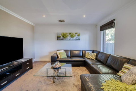 Rivervale Retreat - Spacious Family Living - Accommodation Tasmania 3