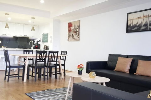 RiverView Spacious 3BR2Bath2Car WifiPoolGym Crown - Accommodation Tasmania 2