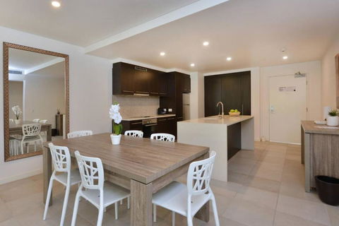 Resort-style Swim Out - A True Tropical Oasis - Accommodation Tasmania 3