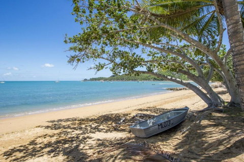 SAILS 9 Beachfront Getaway Horseshoe Bay - Accommodation Tasmania 1