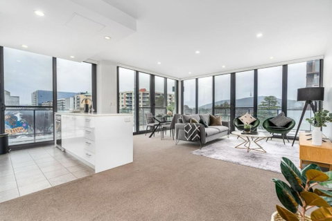 Roomy 2BR 2BA City-Centre Apt - Accommodation Tasmania 0