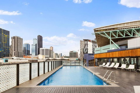 Rooftop Pool 2BR Apt At Marvel Stadium With Free Parking - Accommodation Tasmania 3