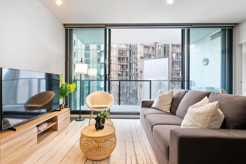 Rooftop Pool 2BR Apt At Marvel Stadium With Free Parking - Accommodation Tasmania 1