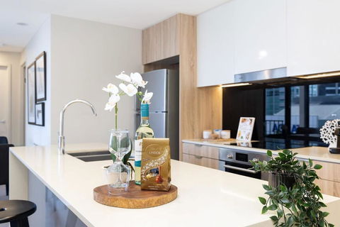 Rooftop Pool Stunning Apartment Queen Street - Accommodation Tasmania 1