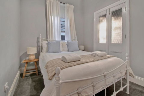 Rose Cottage - Stroll To CBD, Leafy Setting - Accommodation Tasmania 2