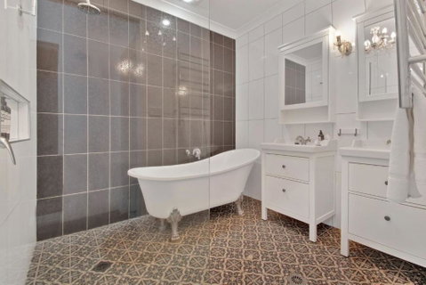 Rose Cottage - Stroll To CBD, Leafy Setting - Accommodation Tasmania 3