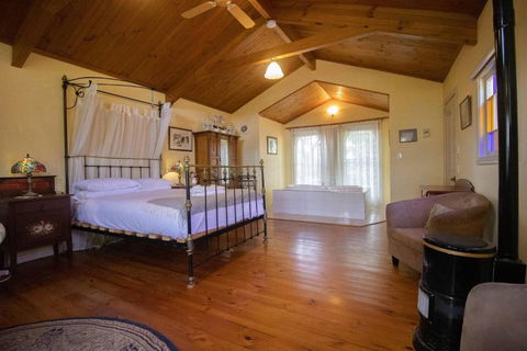 Rose Petal Cottage - Accommodation Tasmania 0