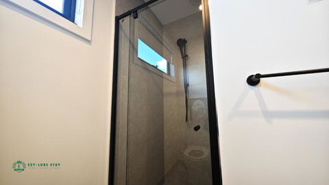 Royalty Living Unit 3 - Accommodation Tasmania 1