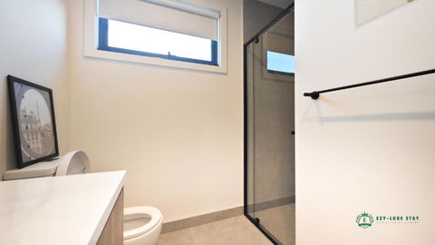Royalty Living Unit 3 - Accommodation Tasmania 2